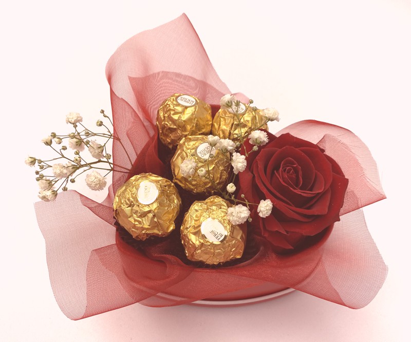Valentinstag-Geschenk-Suesses-mit-ewiger-Rose